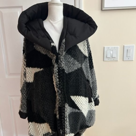 H4 ,OWERSIZED FUNKY JACKET BRAND NEW . Bestseller! - Picture 1 of 7